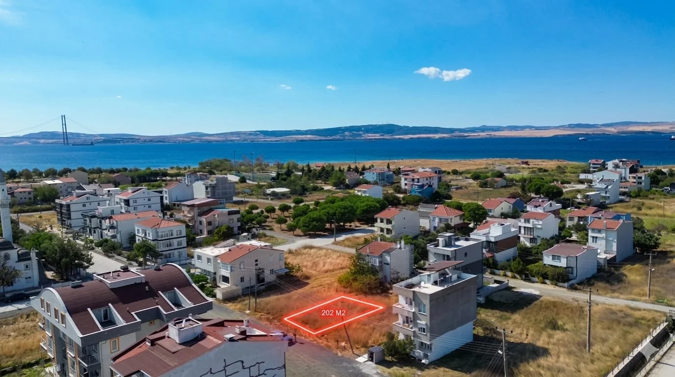 LAPSEKİ DALYANDA %30 İMARLI, 3,5 KAT YAPI HAKKINA SAHİP ARSA